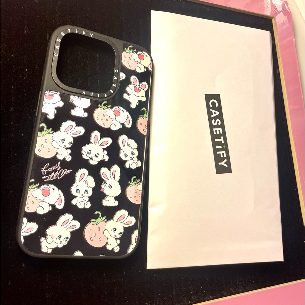 Brand new iPhone 15 pro, cute mirrored phone case